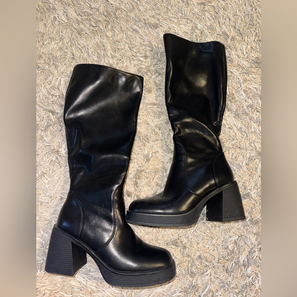 Black Knee-High Women's Boots